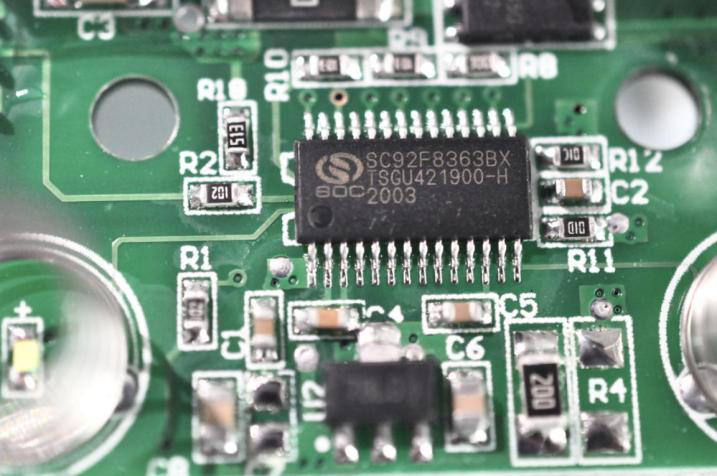 主控芯片部分是采用赛元微（SinOne）的SC92F83638B增强型系列微控制器