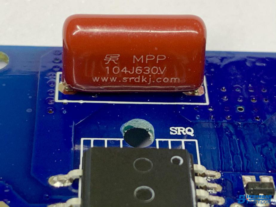 圣融达的红色MPP金属化聚丙烯膜电容器 104J耐压630V