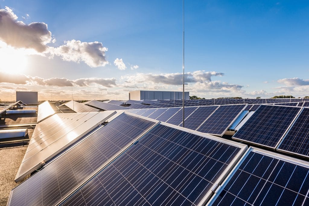 阿特斯太阳能Q2营收同比增长105% 太阳能组件发货量达3.7吉瓦
