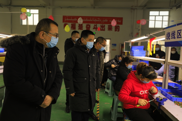 广东省磁性元器件行业协会考察团赴疏勒县开展电子产业考察活动