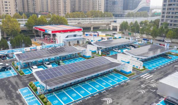 中国石化首座超级充换电综合能源站投营